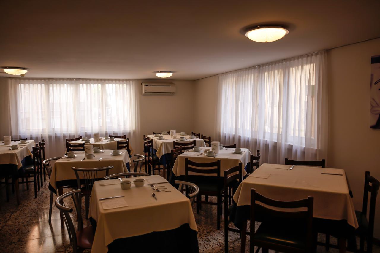 Hotel Venus Rimini Exterior foto